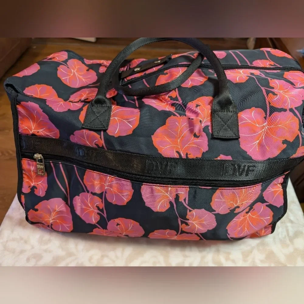 Diane von Furstenberg DVF Geranium Leaf Weekender Travel Bag Pouch Set NWOT
